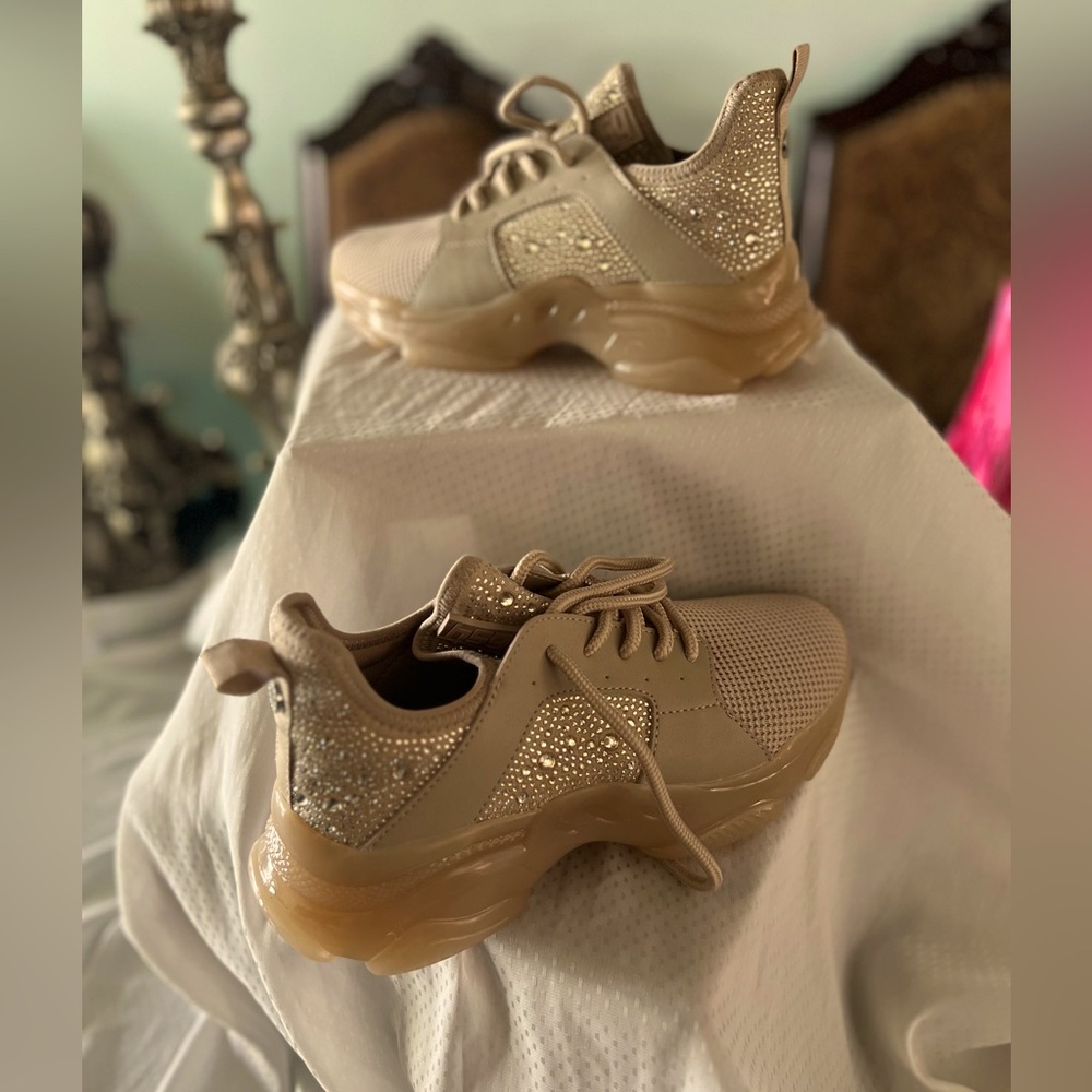 Crystal Steve Madden tennis shoes size 8 brand new